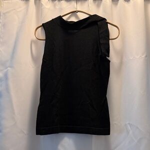 Chic Black Sleeveless Blouse